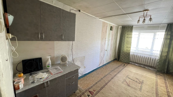 Комната в коммуналке; 18м2; 3/5
